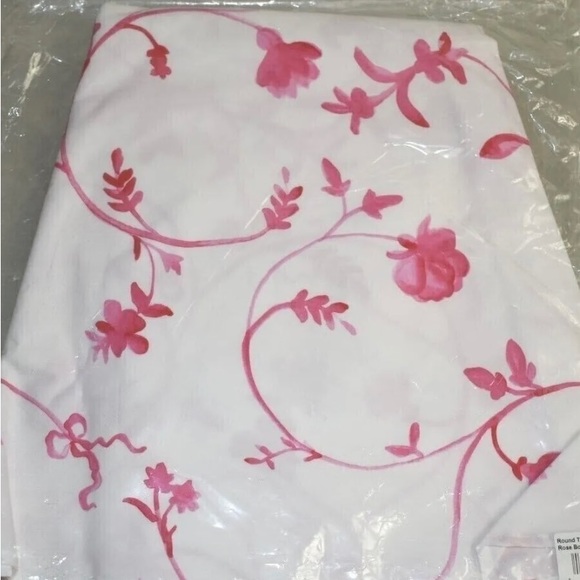 Hill House Rose Botanical tablecloth Round 70” NWT - Picture 4 of 8